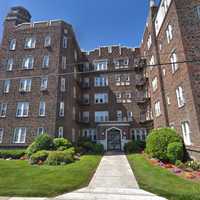 <p>101 Terrace Avenue Apartments</p>