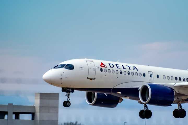 (Update) Threats Force Newark-Bound Plane To Return To Boston; Passenger Removed From Flight