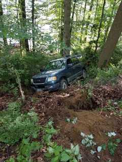 SUV Goes Off Road And Hits Tree In Trumbull