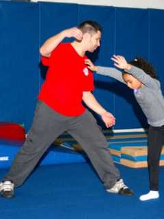 Former Walt Disney Entertainer Gives Tumbling Lessons In Ridgefield