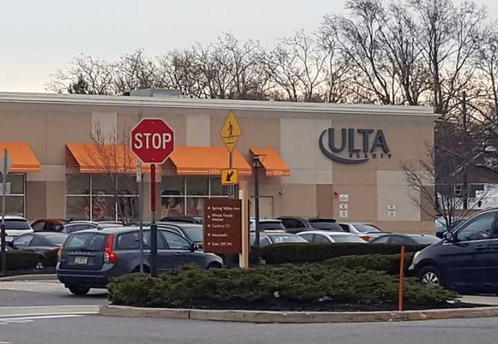 Ulta, Maywood