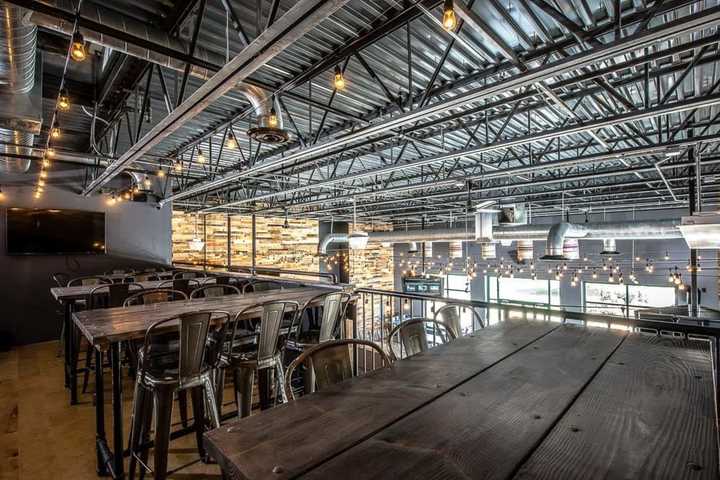 No Macro Brews Here: Saddle Brook's Plank Pizza Earns DVlicious Nod