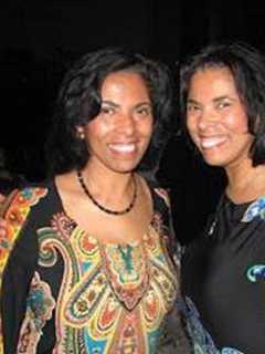 Mount Vernon Identical Twins See Eye To Eye On Art