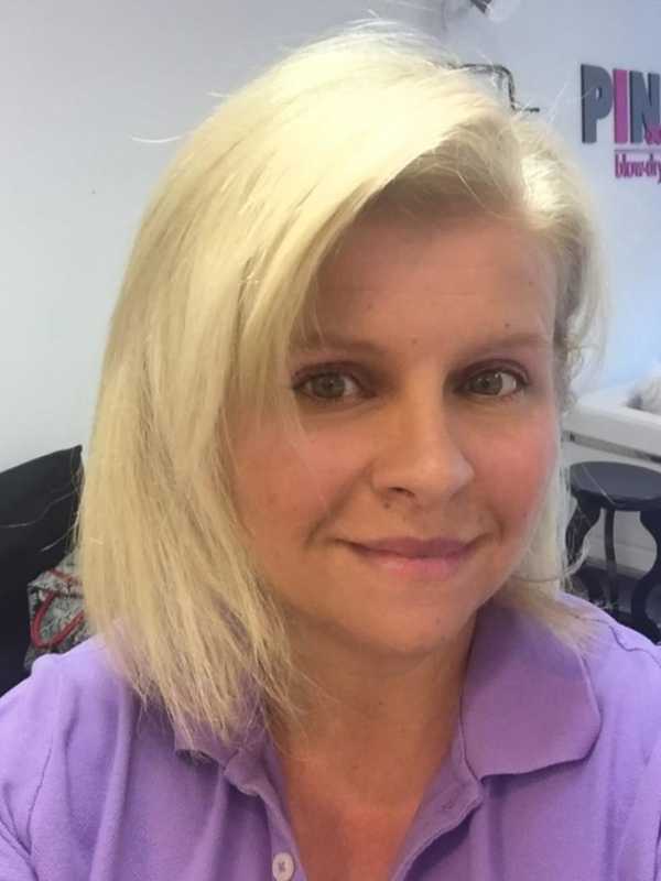 Pink Soda Blow Dry Bar Expands To Ridgefield, Celebrates Woman Ownership