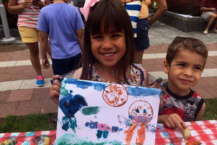 New Rochelle BID Farmers Market Adds Free Entertainment