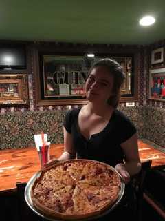Nanuet Hotel Restaurant Wins DVlicious Best Pizza In Rockland