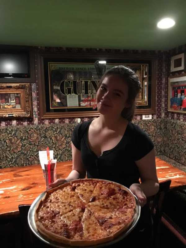 Nanuet Hotel Restaurant Wins DVlicious Best Pizza In Rockland