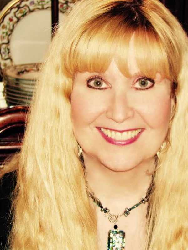 Wyckoff Psychic Foresees Discounts On Readings