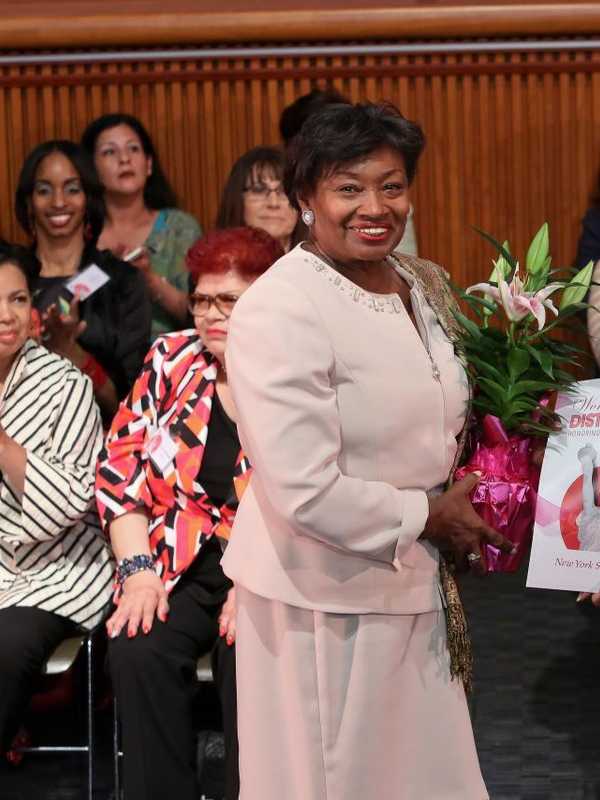 Cheryl Lynn Brannan Of Yonkers Gains Woman Of Distinction Award