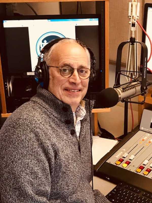 Scarsdale DJ Harks Back To Days Of Vinyl In New Radio Show