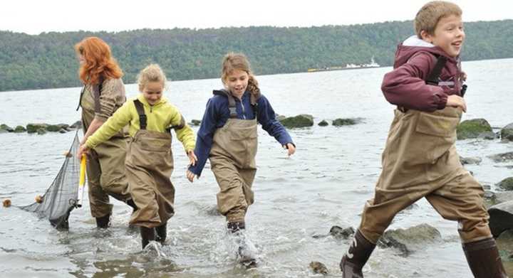 Students participate in outside the classroom lessons.