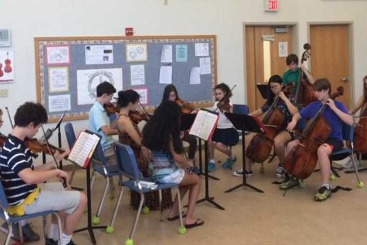Bronxville Middle School Orchestra Performs for First- and Second-Graders
