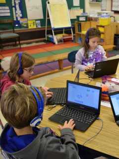 Bronxville Students Learn Computer Programming During Hour Of Code