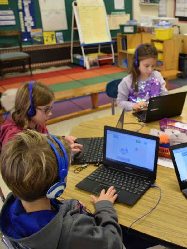 Bronxville Students Learn Computer Programming During Hour Of Code
