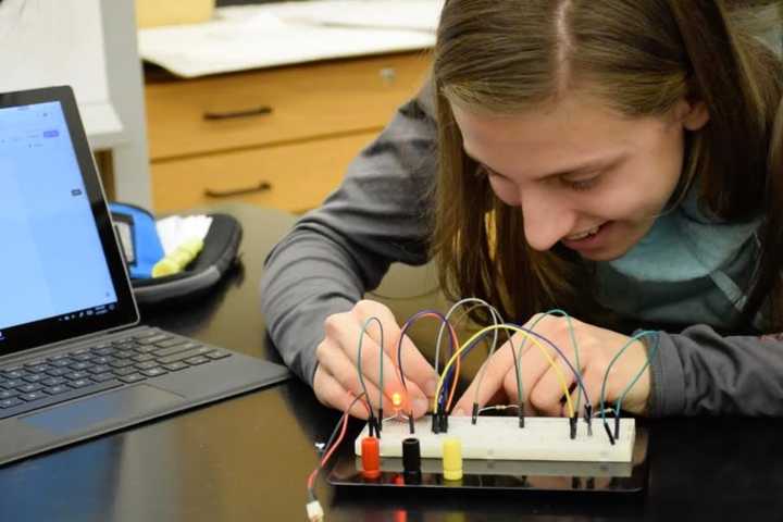 Bronxville High School Students Build Complex, Timing-Based Circuits