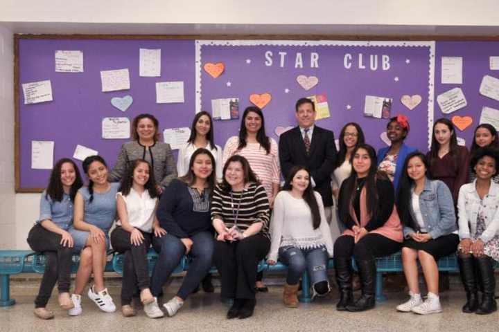 NRHS Students In Abuse-Prevention Program Partner With Hope's Door