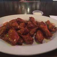 <p>Award-winning wings at The 101 Pub in Bogota.</p>