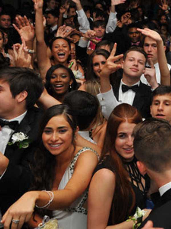 New Rochelle Seniors Celebrate At Prom