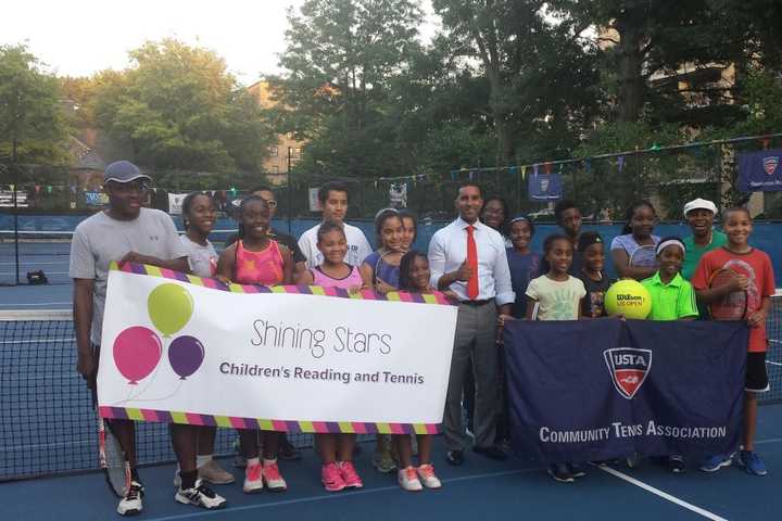 Mount Vernon Councilman Richard Thomas Visits Tennis Clinic