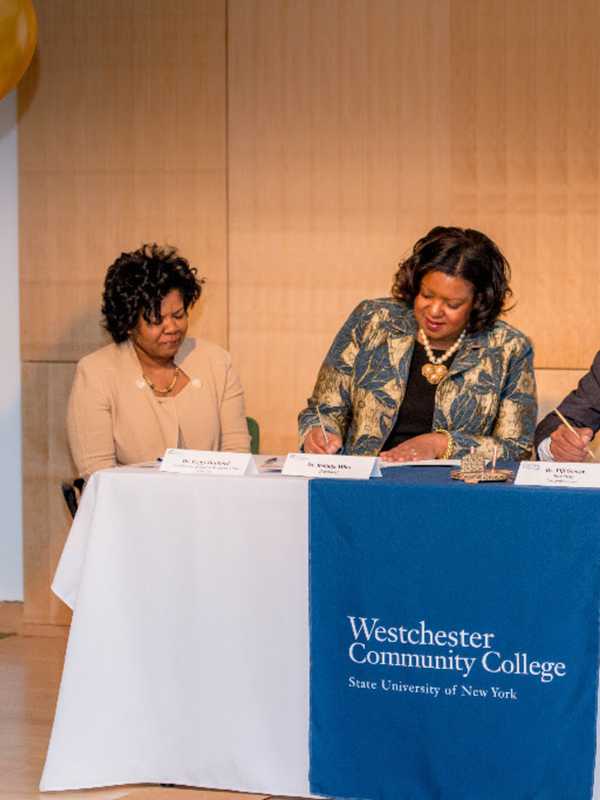 Concordia College, Westchester Community College Sign New Agreements