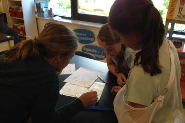 Chapel School Students Study Scientific Method With New Science Teacher