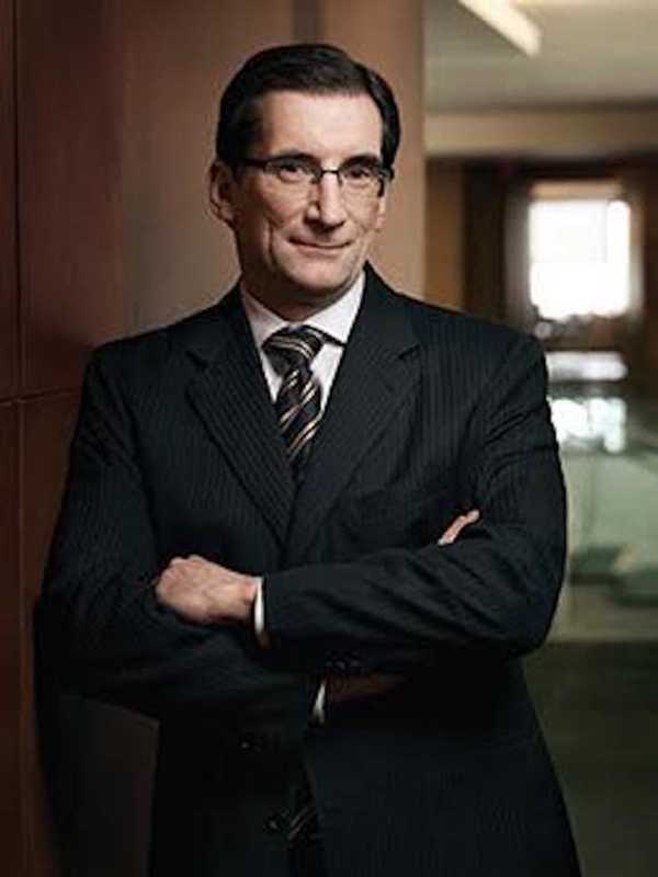 Iona Alumnus Nasdaq CEO Robert Greifeld Speaks At Commencement