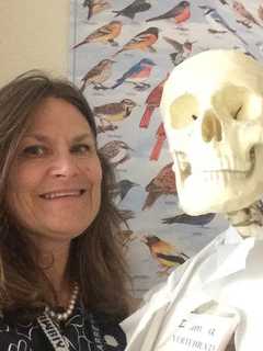 Columbus Elementary School Teacher Receives Award