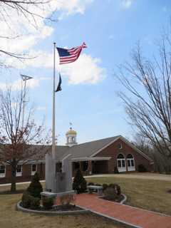 Monroe Announces Holiday Hours For Town Offices
