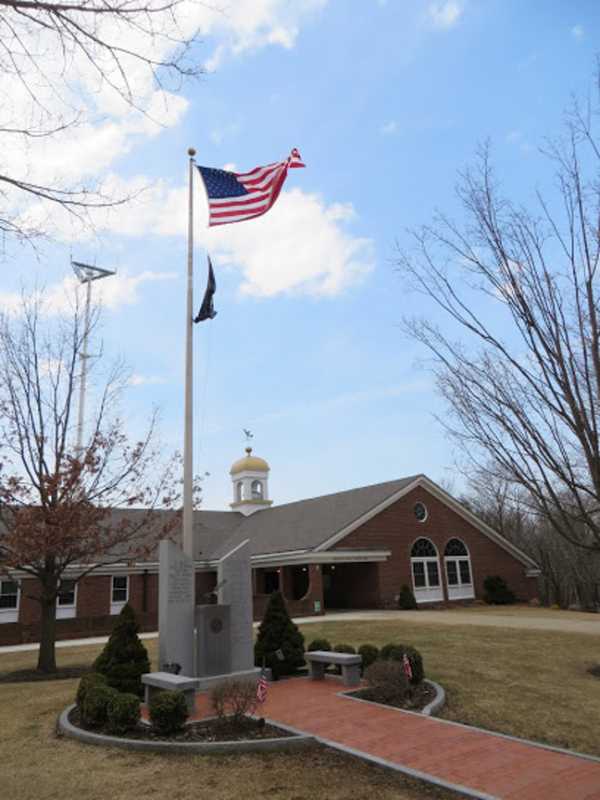 Monroe Announces Holiday Hours For Town Offices
