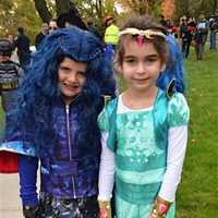 <p>Shimmer and Shine at the Briarcliff Ragamuffin Parade.</p>