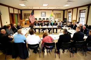 Sen. Murphy Discusses Updating Megan's Law At Sex Offender Roundtable