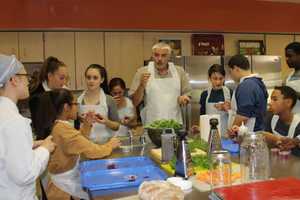 Pocantico Hill Science Students Taste Energy-Giving Fermented Foods