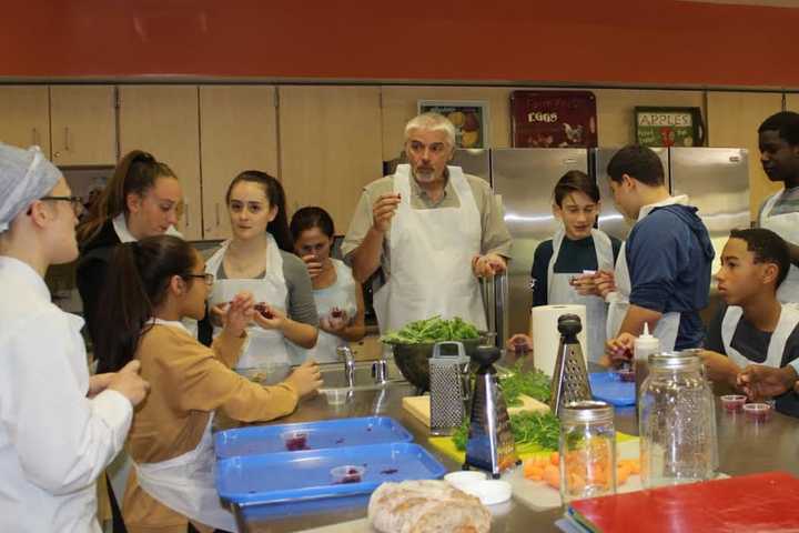 Pocantico Hill Science Students Taste Energy-Giving Fermented Foods