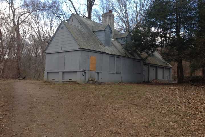 Bye-Bye, Blight: Fairfield To Demolish Lake Mohegan Building