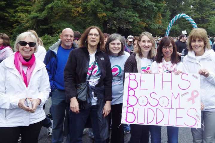 Thousands Participate In Support Connection's Annual Walk
