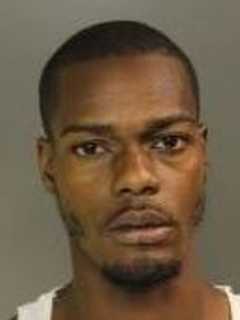 Newark Police Looking For Shooter Who Wounded Man During Fight