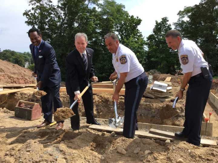 Legislative Chairman Toney Earl, Rockland County Executive Ed Day, Sheriff Louis Falco, and Chief of Communications Adam Feuer break ground.