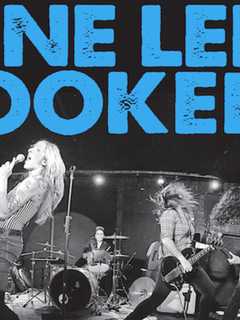 Jane Lee Hooker Takes Stage At Fairfield Theatre