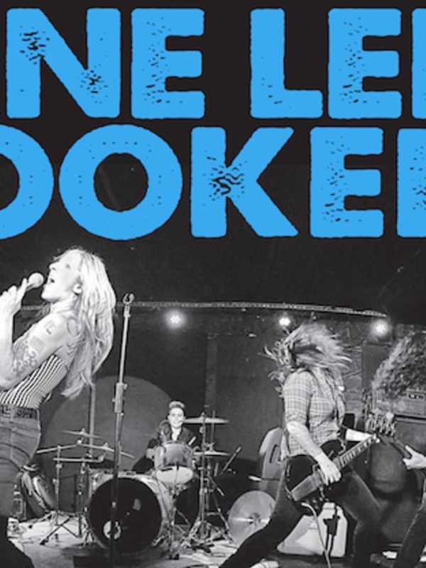 Jane Lee Hooker Takes Stage At Fairfield Theatre