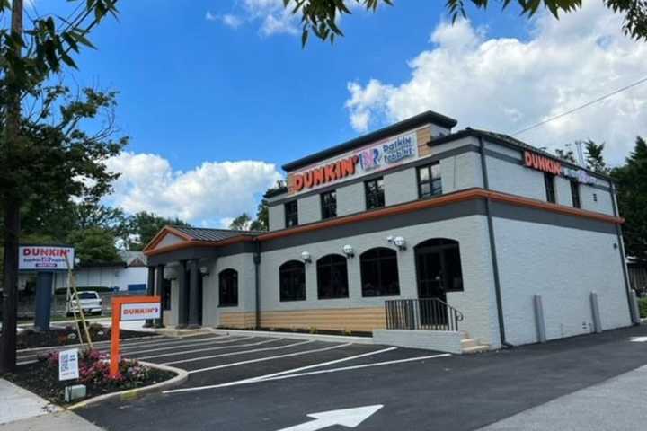 Silver Spring Dunkin' Donuts Offers Free Coffee Or Ice Cream For A Year To First 100 Guests