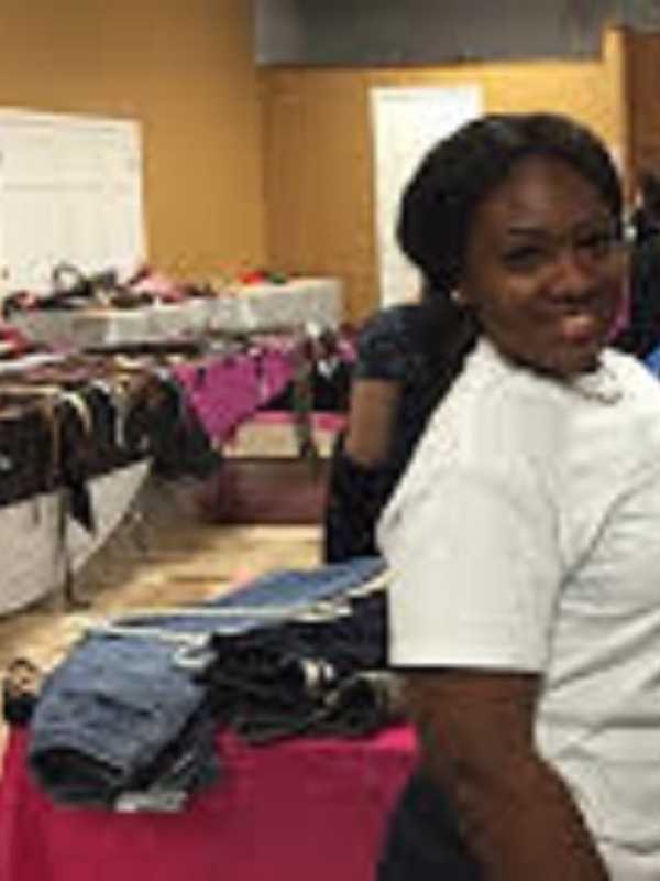 Junior League, Sharing Shelf Treat Teens To Shopping Spree