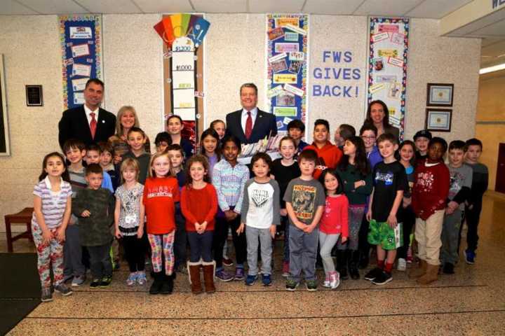 Furnace Woods Students Bring Love To Montrose Vets
