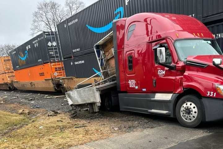 New Update: Train Slams Into Truck On Track In Hudson Valley