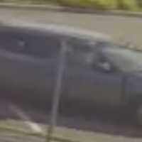 <p>The two men fled in this vehicle after stealing $1,600 worth of Apple watches from T-Mobile in Lindenhurst.</p>