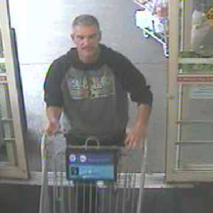 A man allegedly stole hundreds of dollars worth of groceries from Stop &amp; Shop in Farmingville.