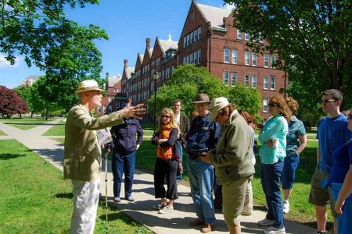 Vassar College Offers Walking Tours Of Historic Campus