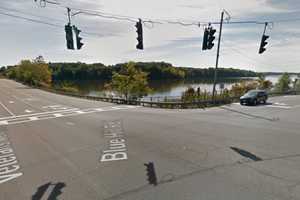 Police Warn Motorists About Broken Traffic Light In Pearl River