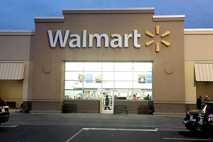 Call Of 'Guy Named Jonathan' On Roof With Bomb Clears Saddle Brook Walmart