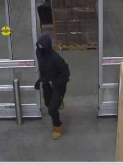 Burglar Breaks Into Glenmont Walmart, Steals Guns