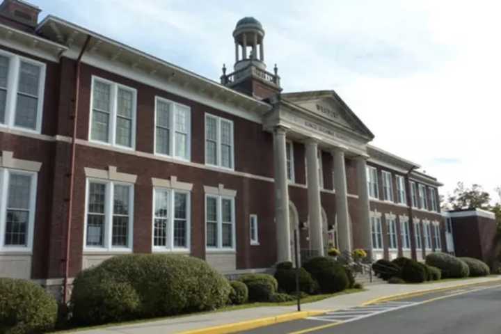 COVID-19: School District In Fairfield County Staying Hybrid After Rise In Cases